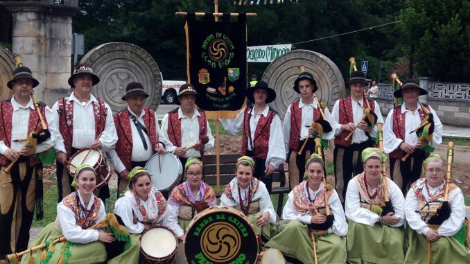 Sábado día 26 de julio coros ronda, pandereteras, gaitas, rabelistas y folk en la Plaza Duques de la Victoria de Ramales Sábado día 26 de julio coros ronda, pandereteras, gaitas, rabelistas y folk en la Plaza Duques de la Victoria de Ramales